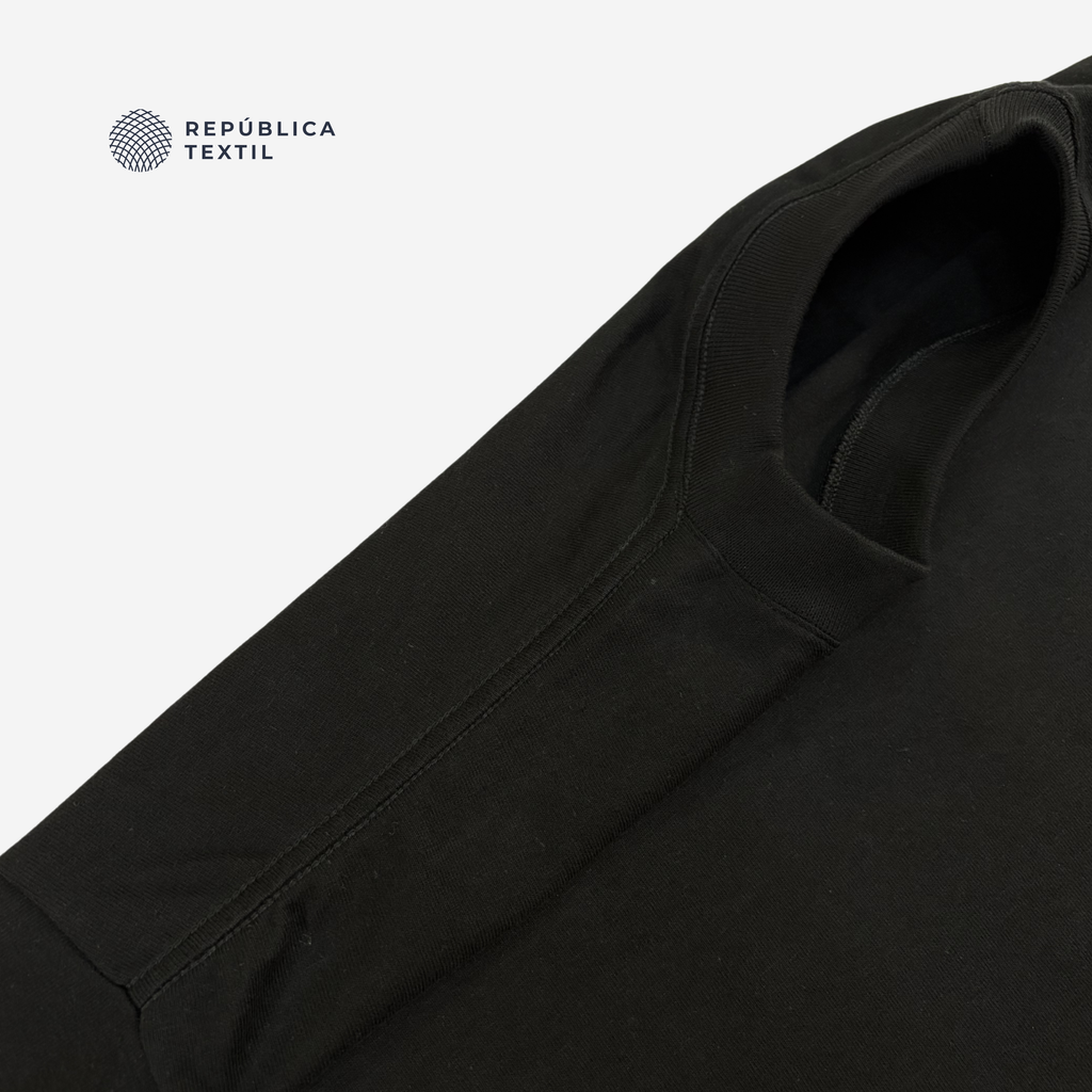 PLAYERA OVERSIZED NEGRO