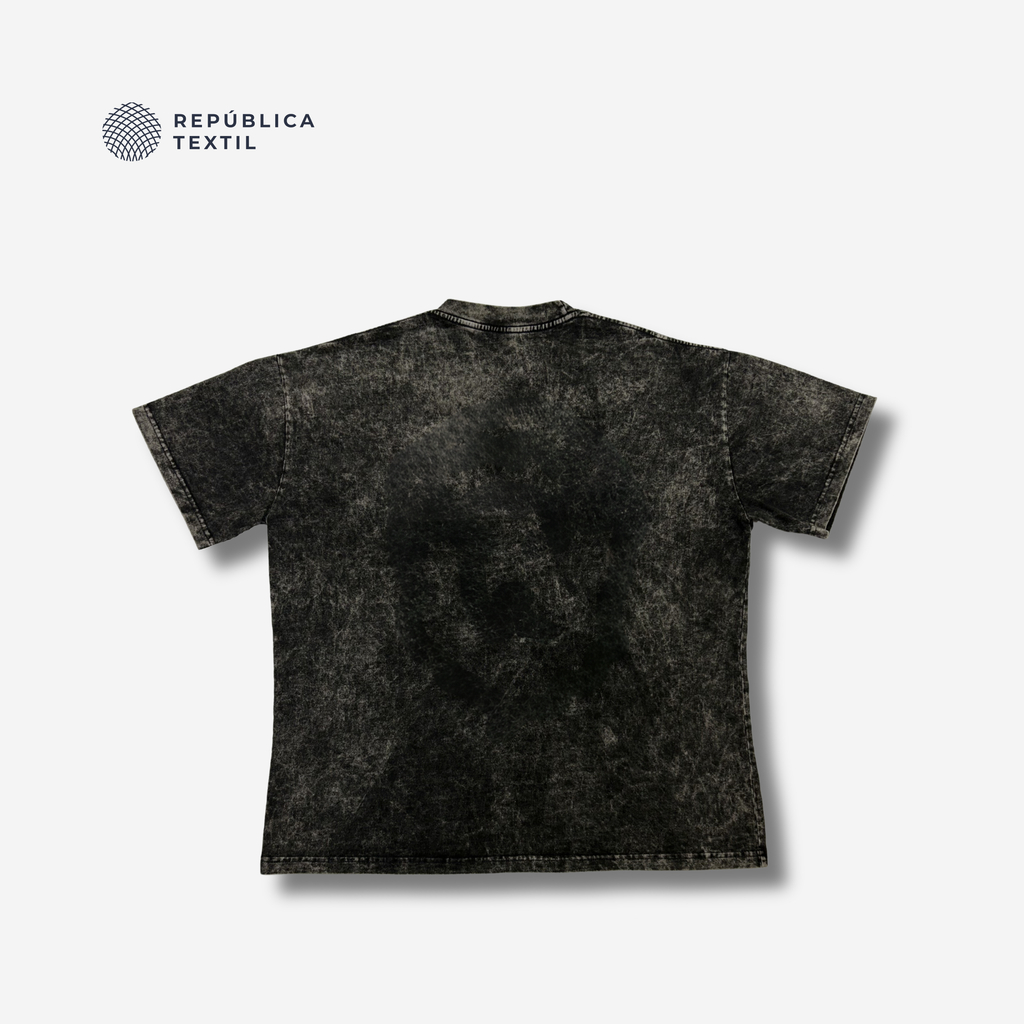 PLAYERA OVERSIZED ACID WASH NEGRO